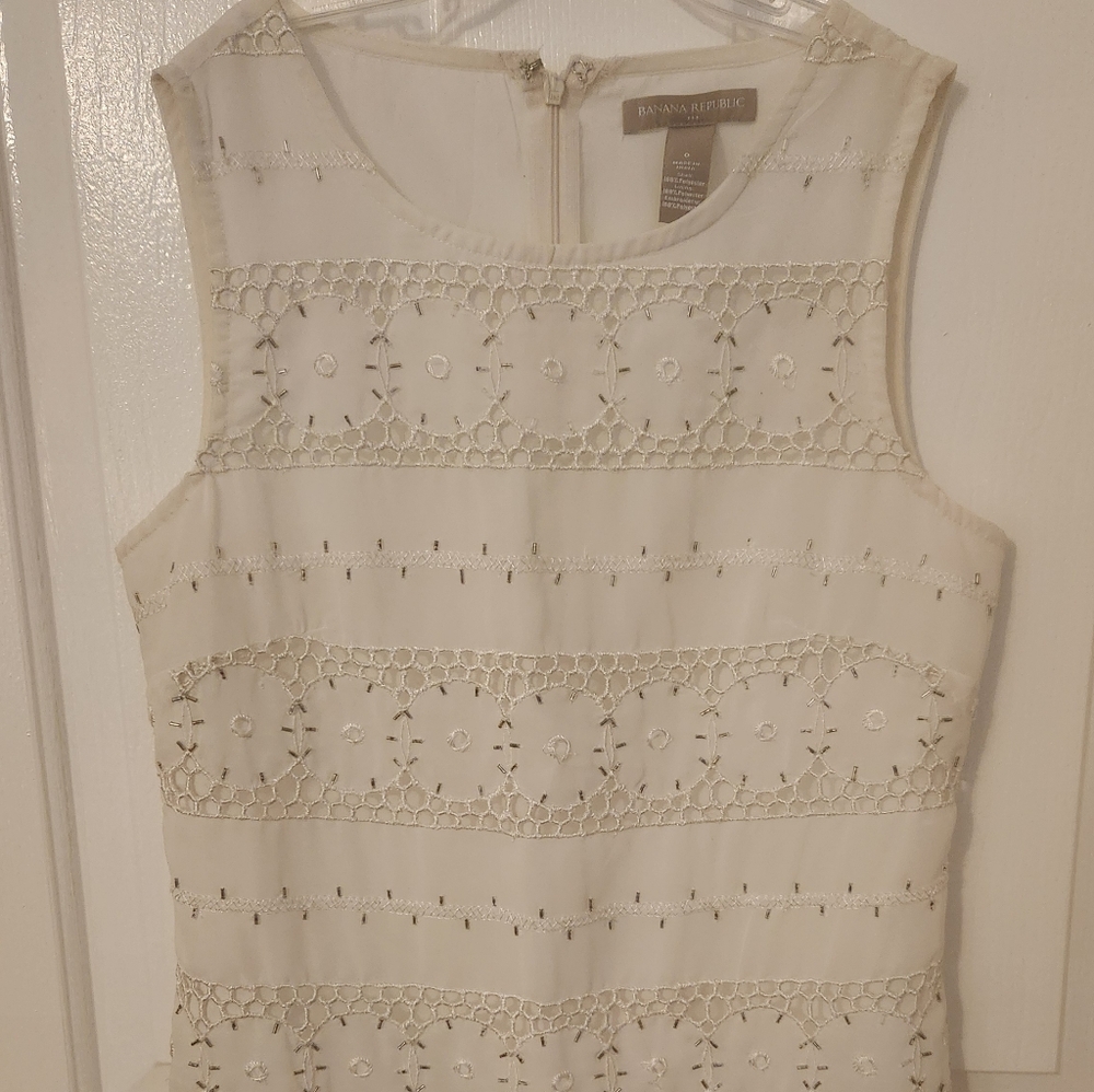 Banana Republic Cream Sleeveless Blouse